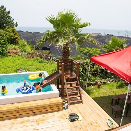 Jeju Sunflower Pension Сеогвипо Екстериор снимка