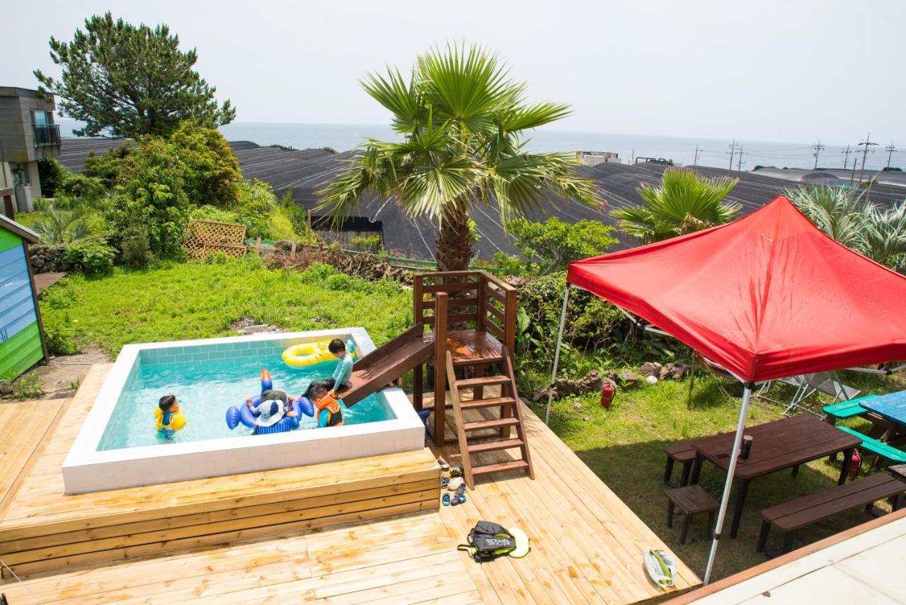 Jeju Sunflower Pension Сеогвипо Екстериор снимка