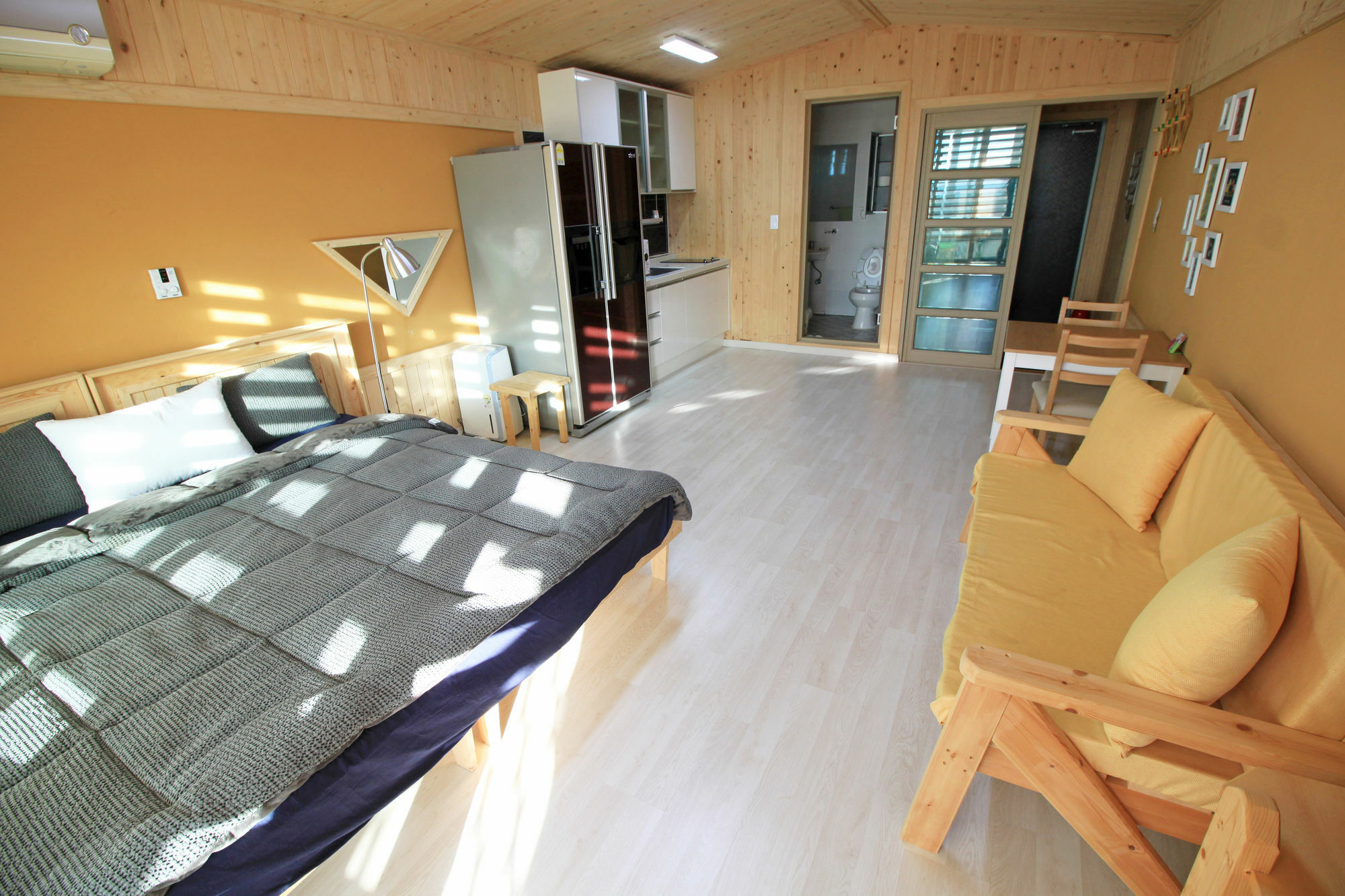 Jeju Sunflower Pension Сеогвипо Екстериор снимка