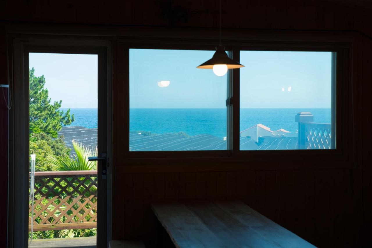 Jeju Sunflower Pension Сеогвипо Екстериор снимка